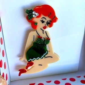 NIB ~ “GINGER SNAP” BROOCH